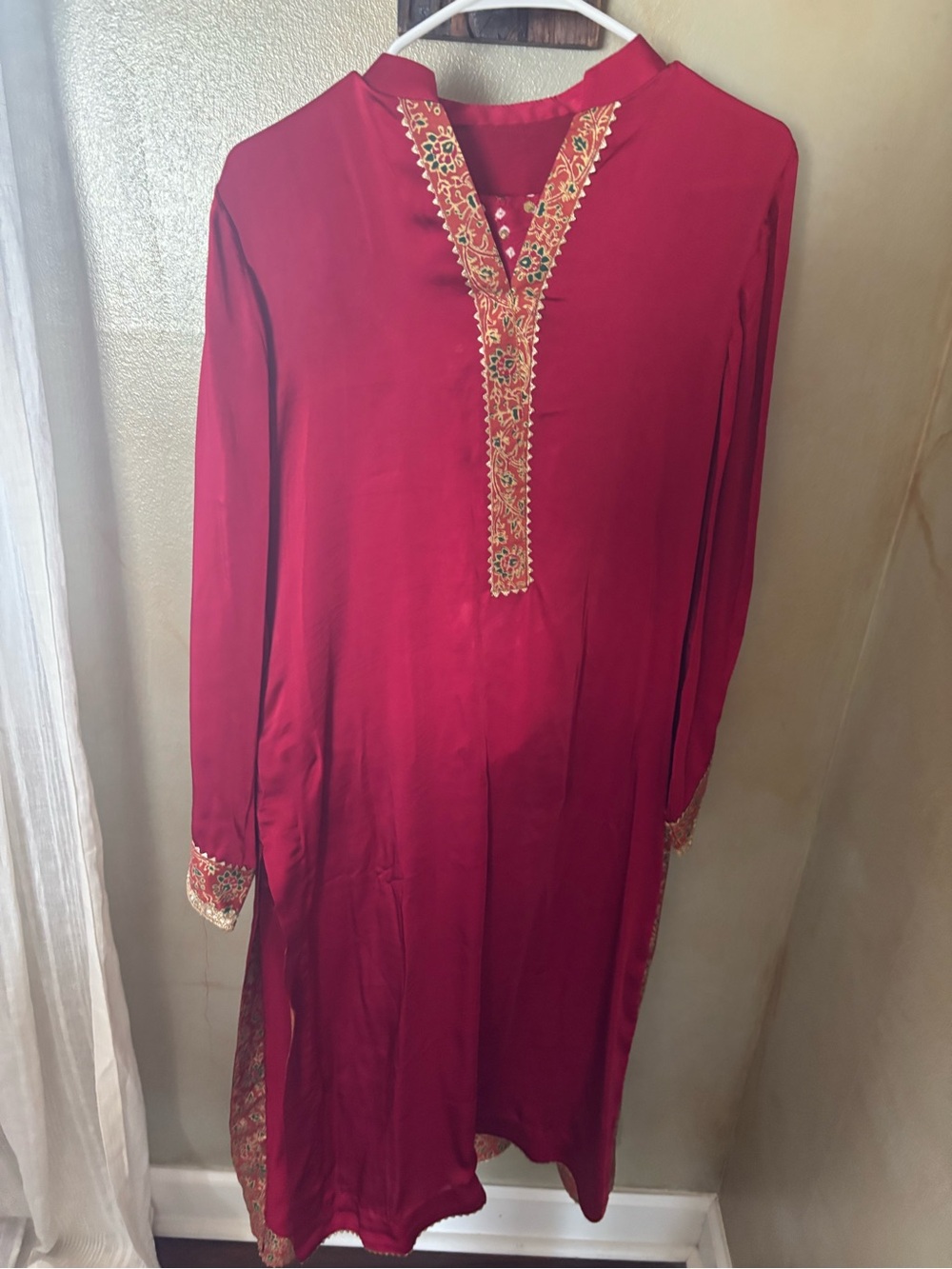 Designer Red Silk Shirt M size with Sequined Bandhni Dupatta party Wedding wear - Picture 5 of 6
